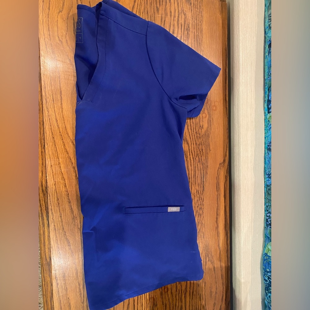 Figs Casma Three pocket scrub top. *medium*